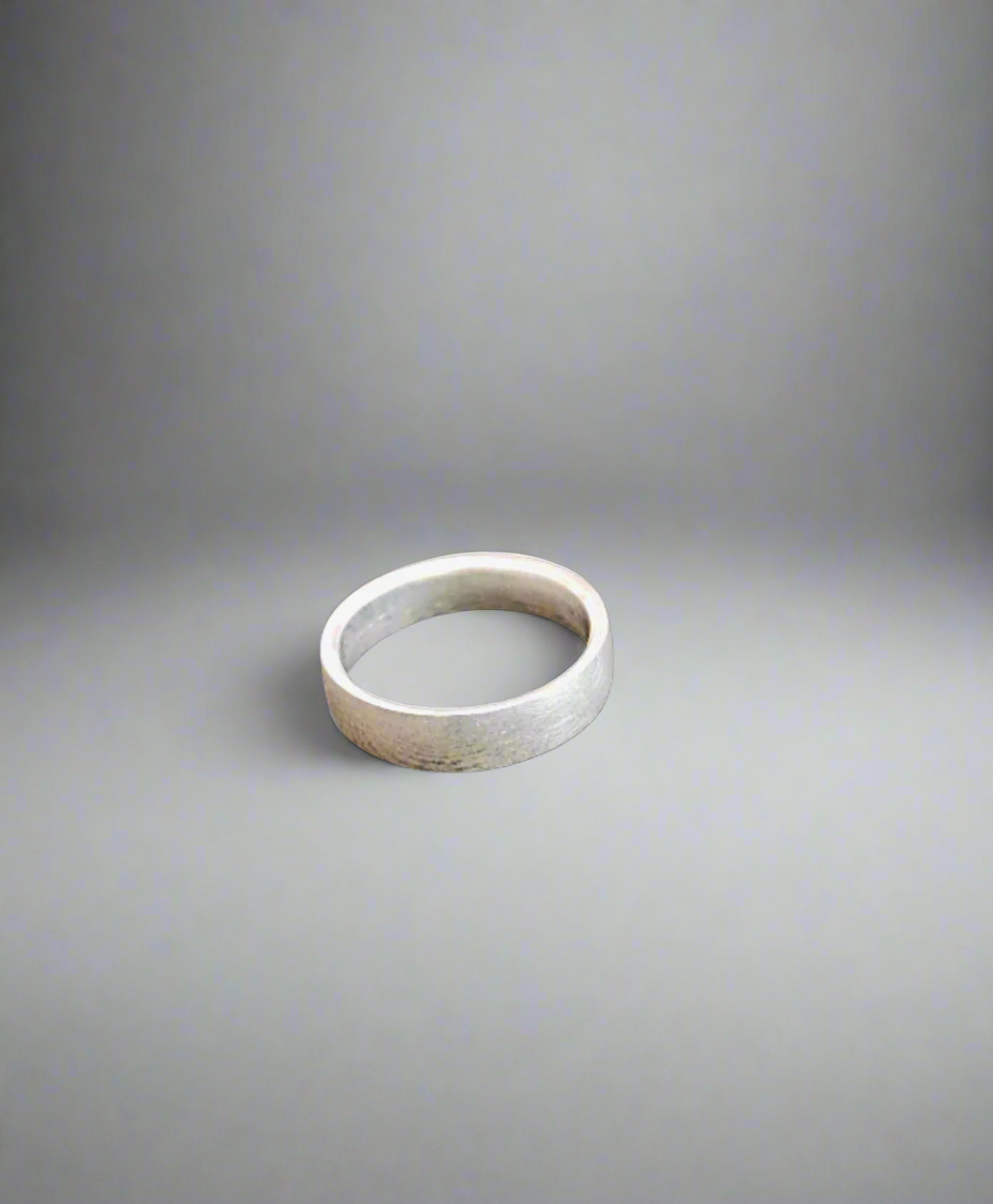 Silver plan band ring