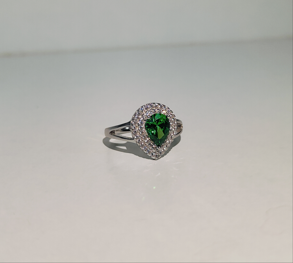 Silver green dimond 92.5 ring